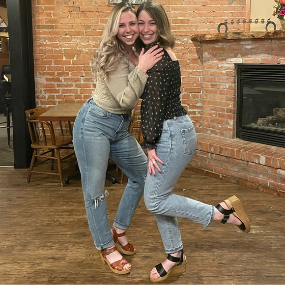 Meet your Posher, Megan - Picture 4 of 5